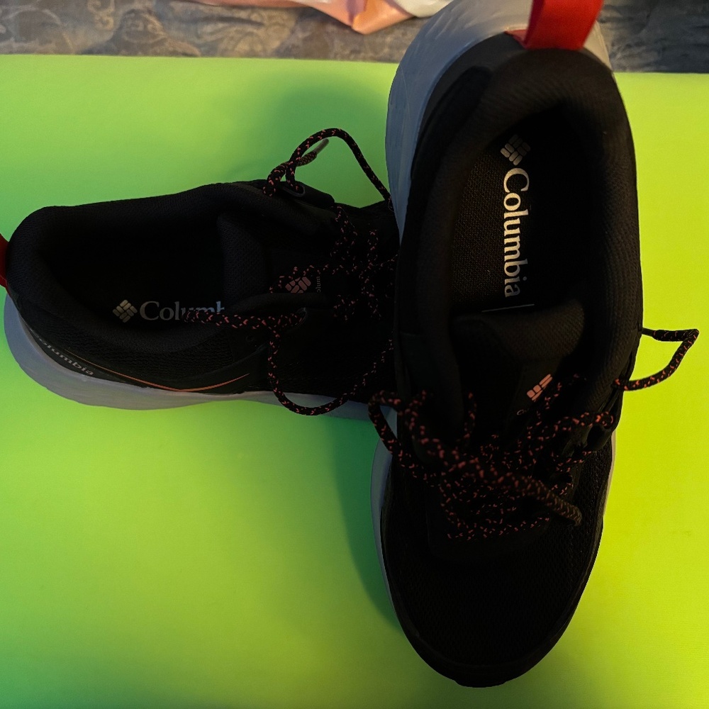 Columbia hiking shoes